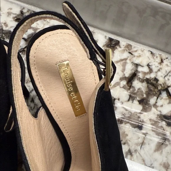 Louise et Cie Black Heels with Gold Details - Picture 2 of 5